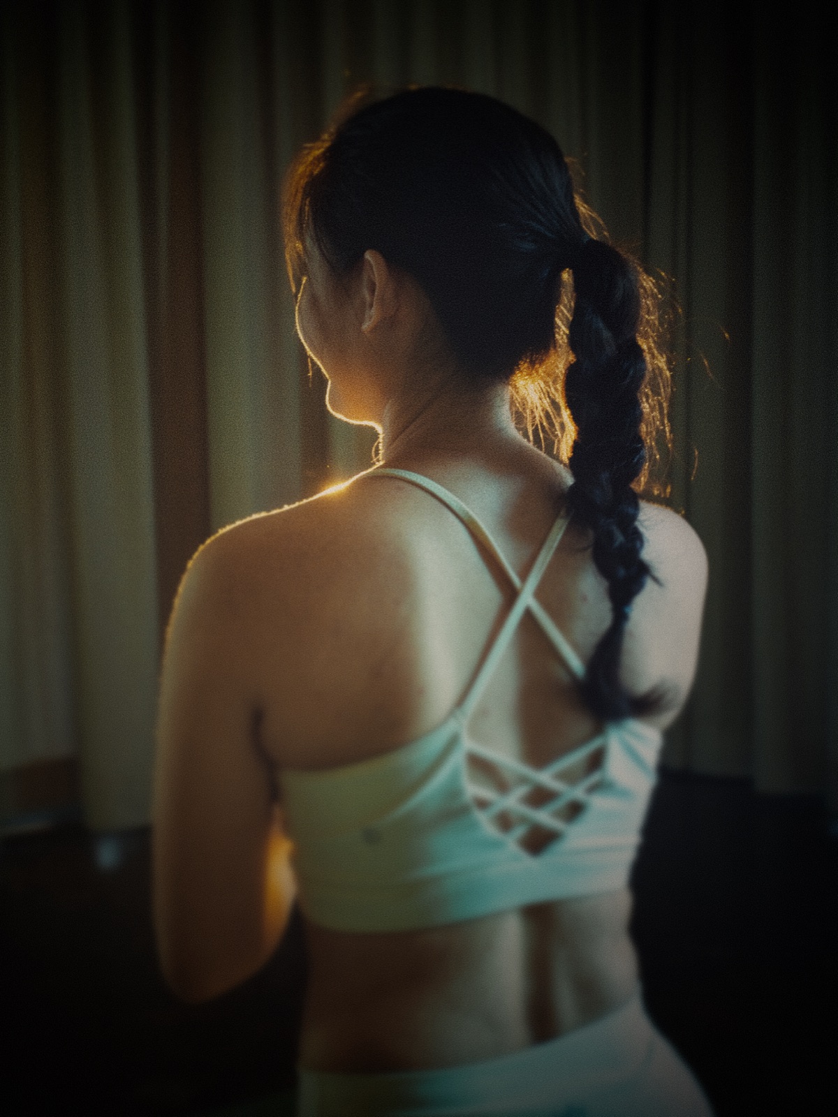 Yoga — đường lưng